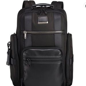 TUMI - Alpha Bravo Sheppard Deluxe